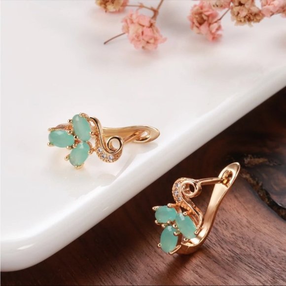 585 Rose Gold Plated Mint Green Oval Zircon Earrings - Picture 7 of 13